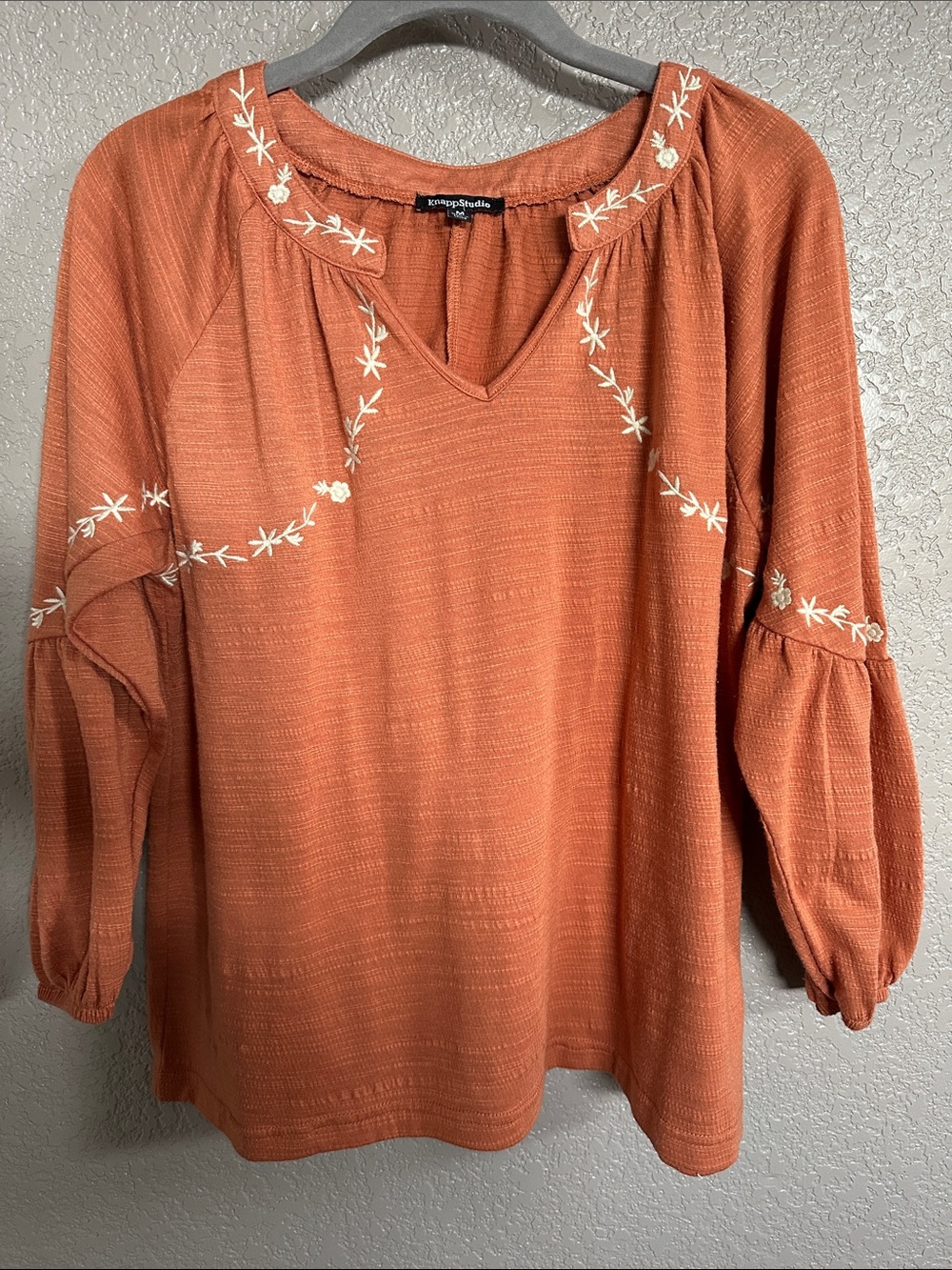 Knapp Studio Embroidered Rust V‑Neck Peasant Tunic